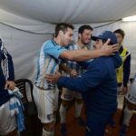 Ganaron Los Leones con Diego en la tribuna