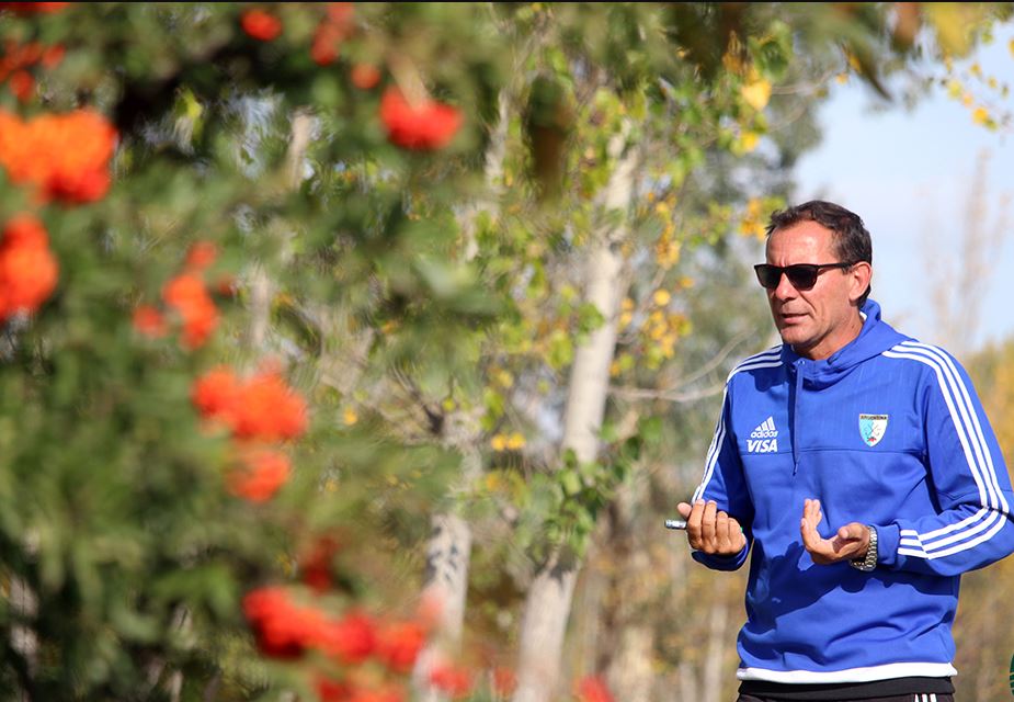 Walter Conna en el cuerpo técnico de Las Leonas