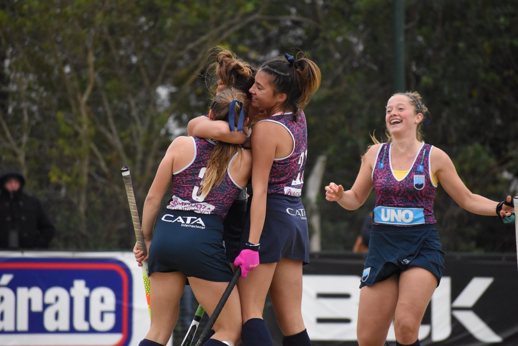 Buen arranque de las chicas