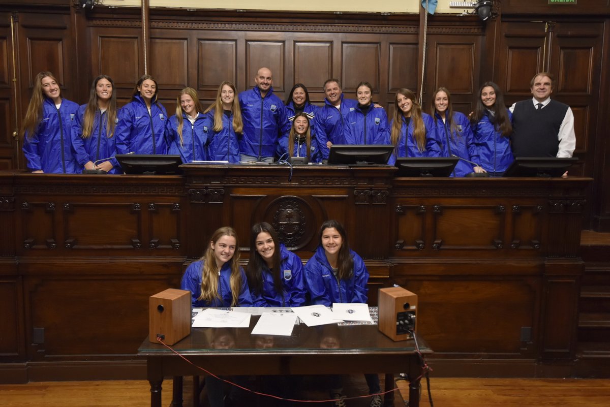 Distinción a las campeonas
