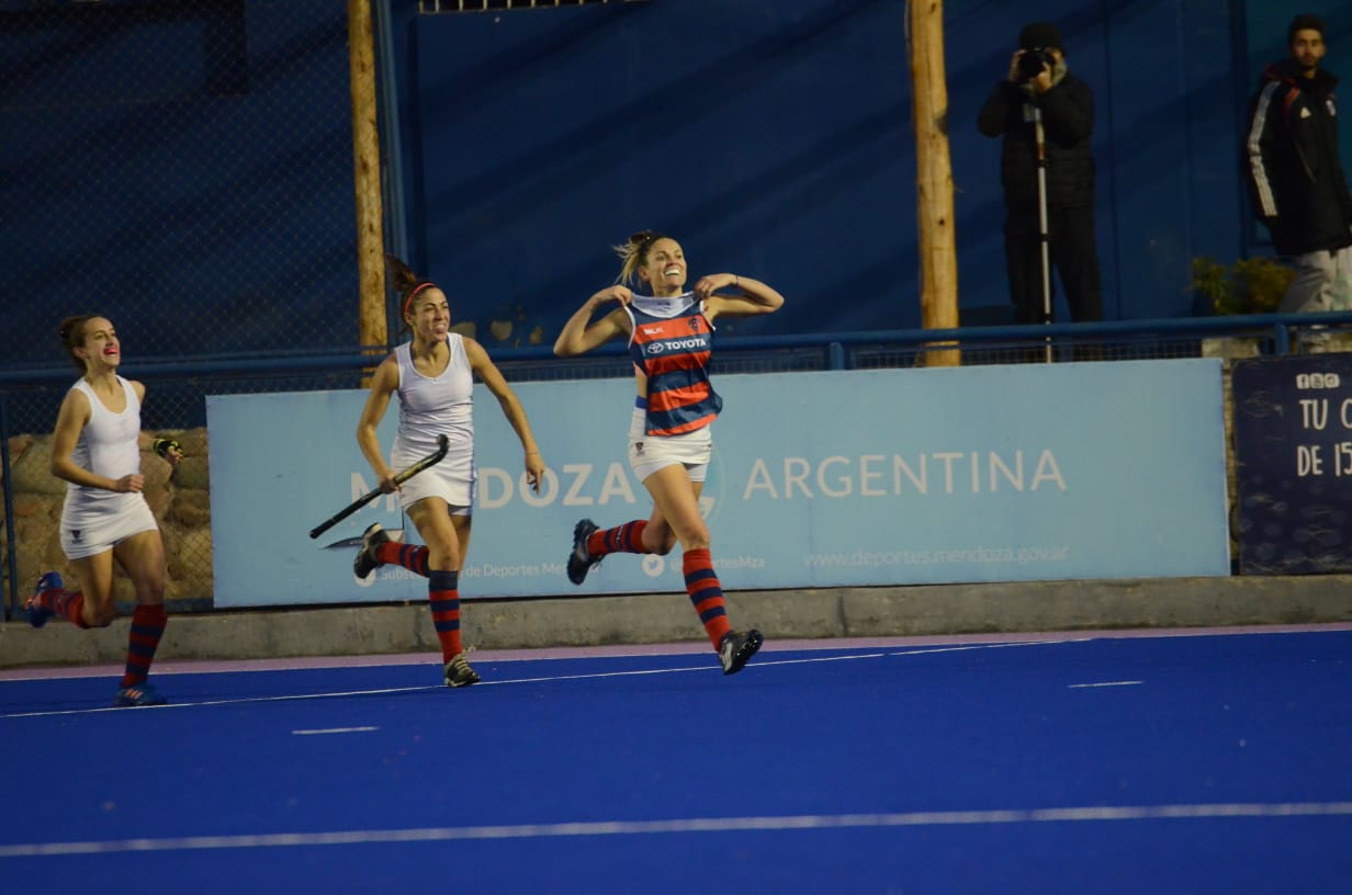 De la mano de Carolina Armani