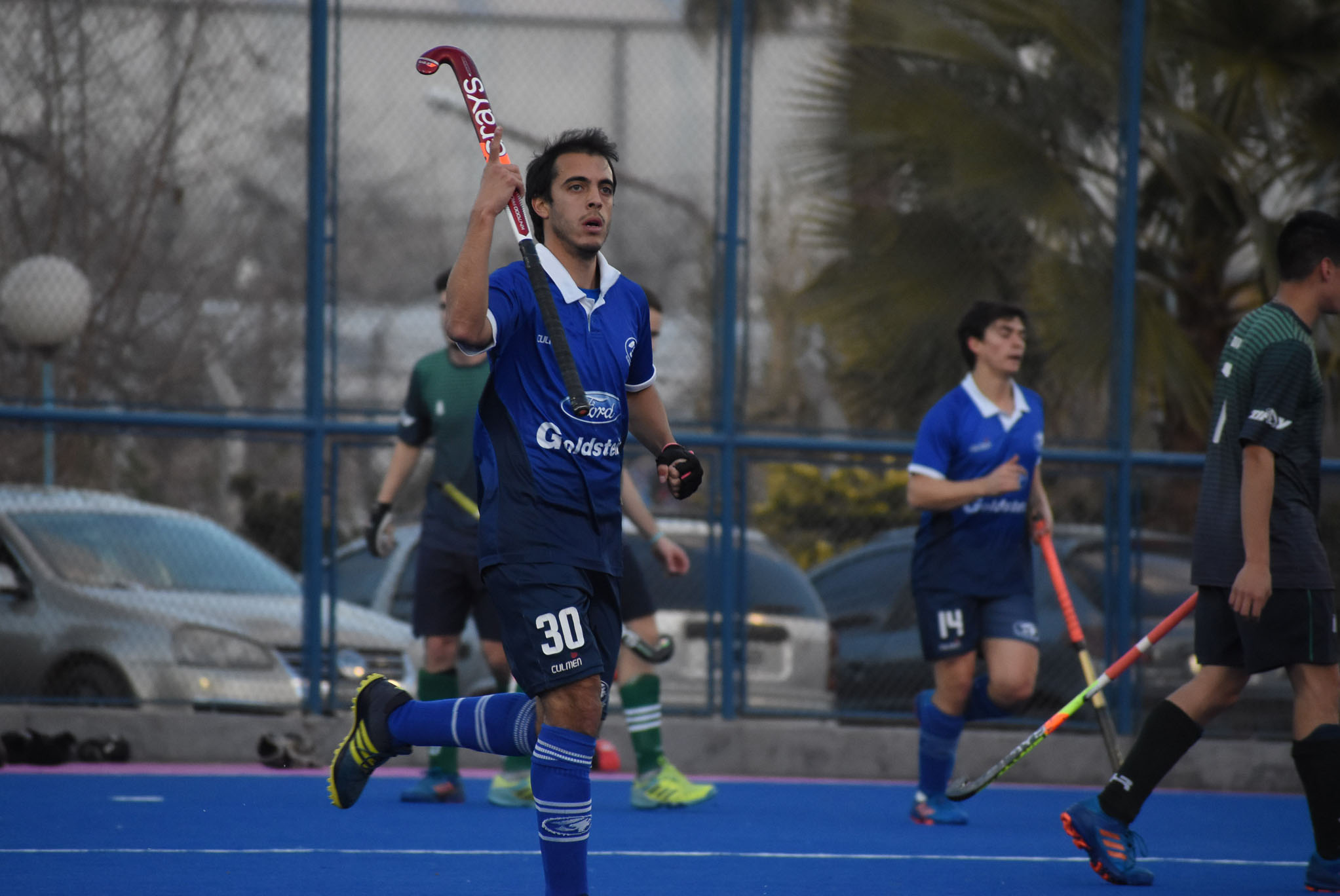 Andino los mira de arriba