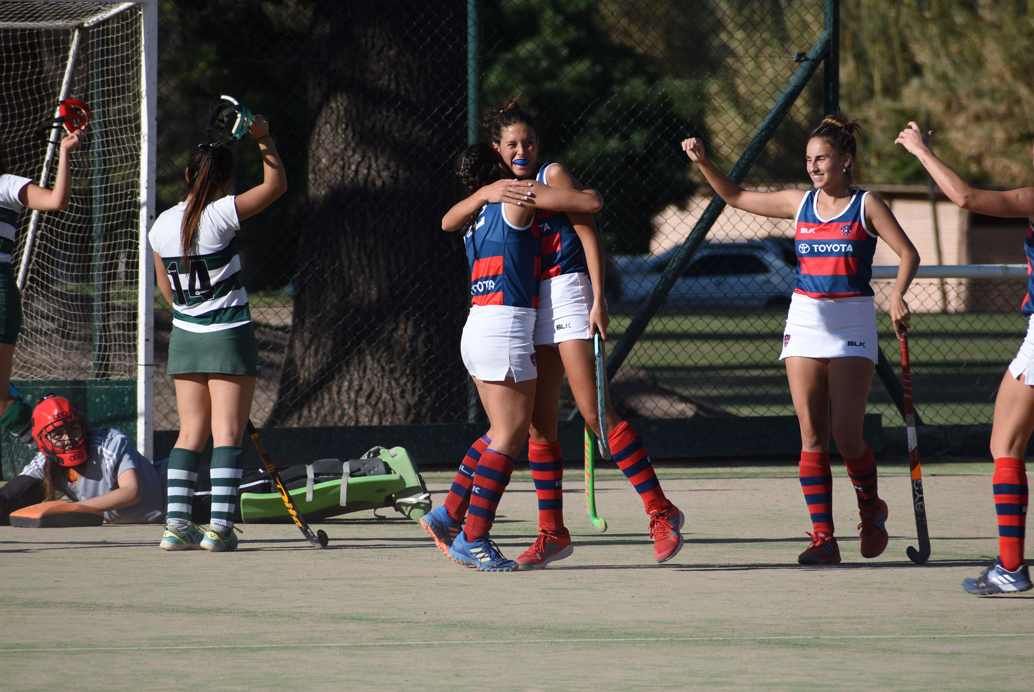 Hermanas y goleadoras