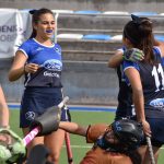 Uno adentro y el otro afuera