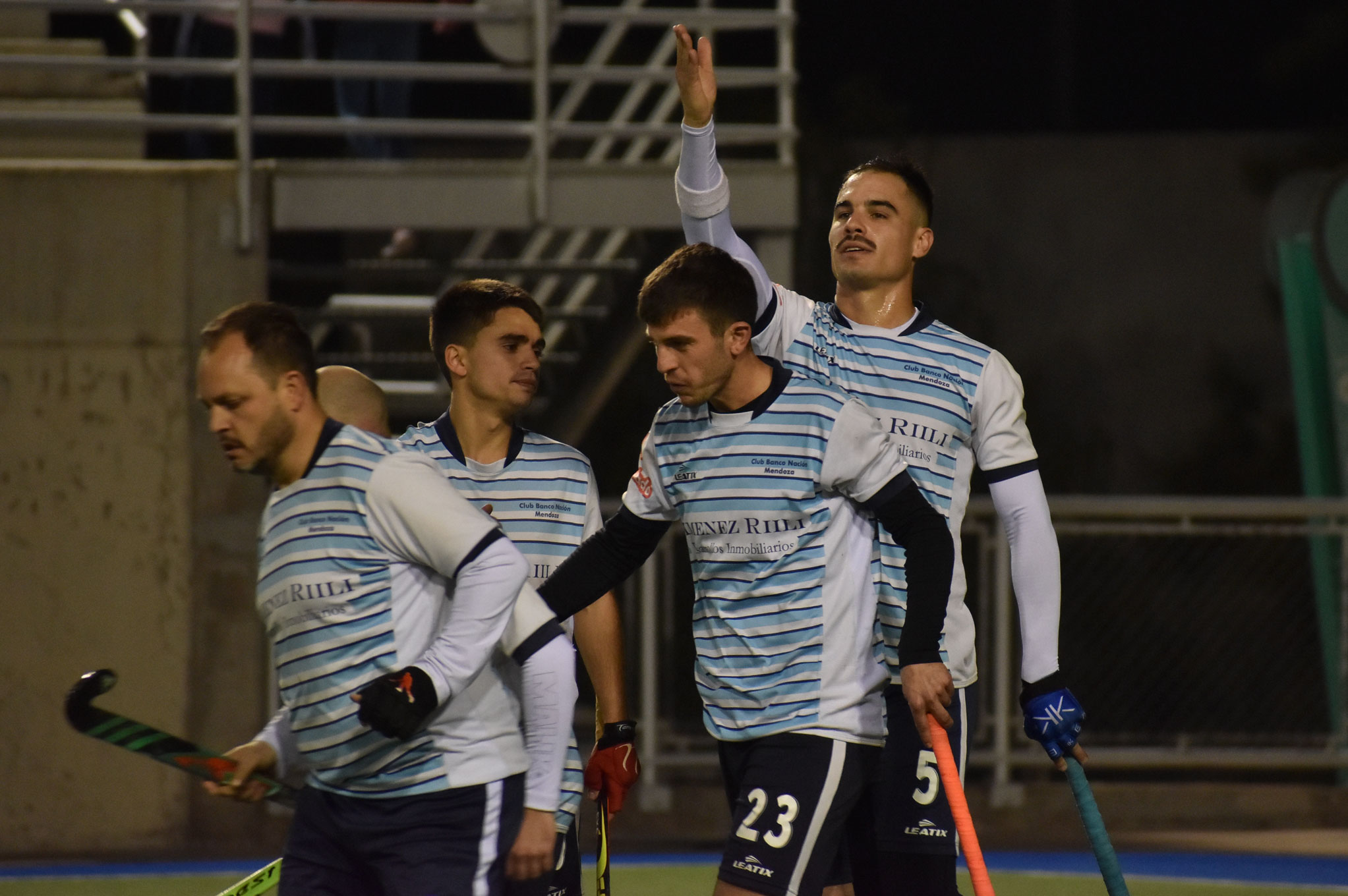 Obras, Murialdo y Nación en semis