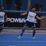 Ganó el clásico y sigue como escolta del líder